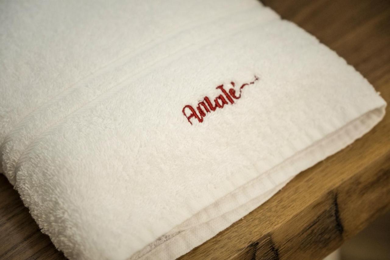 Amate Suite Лече Екстериор снимка